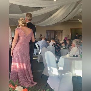 Mother of Bride or Mother of Groom Dress; pink/ dusty rose, small train. Sz 14.